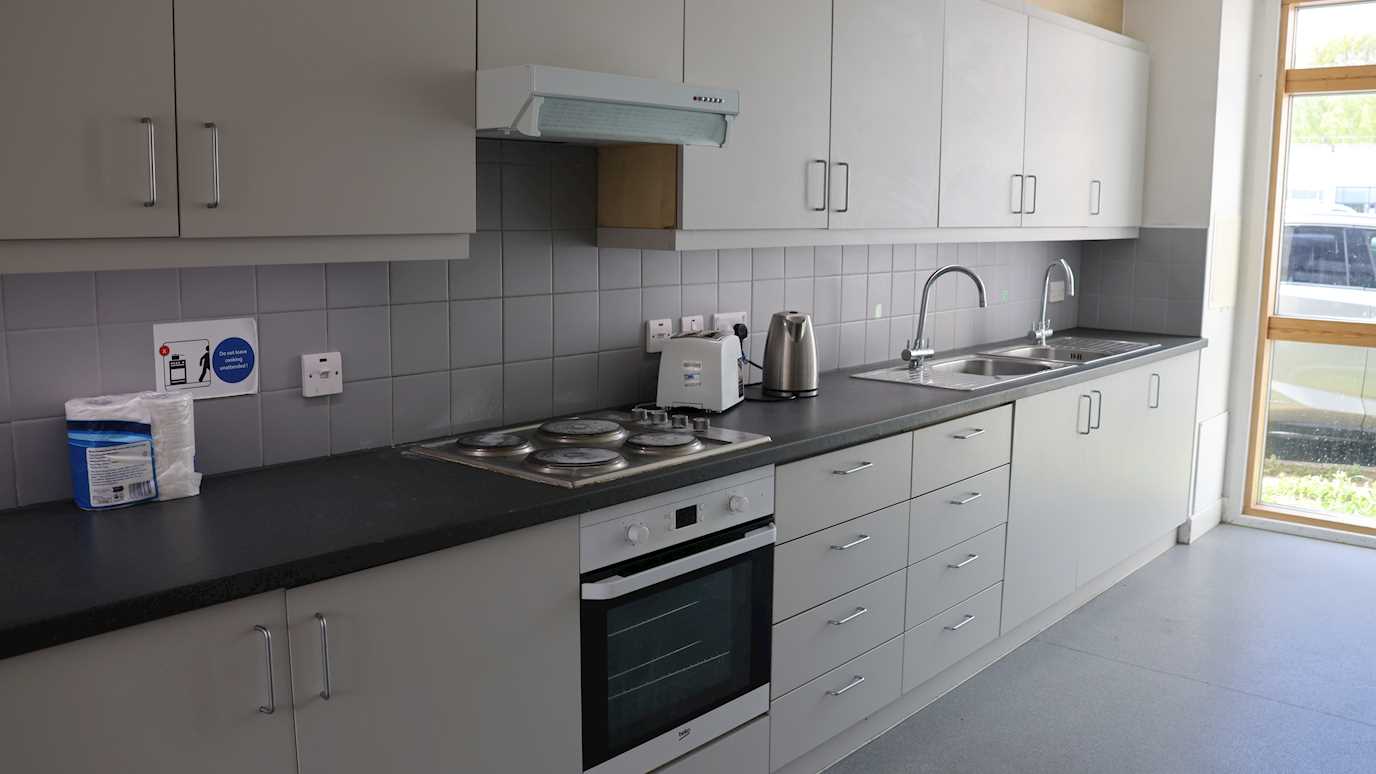 Kitchen: