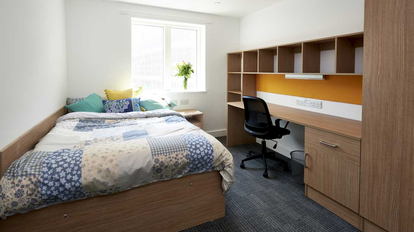 Bedroom: