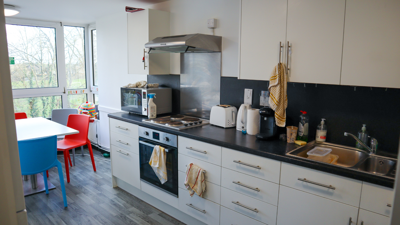 Kitchen: