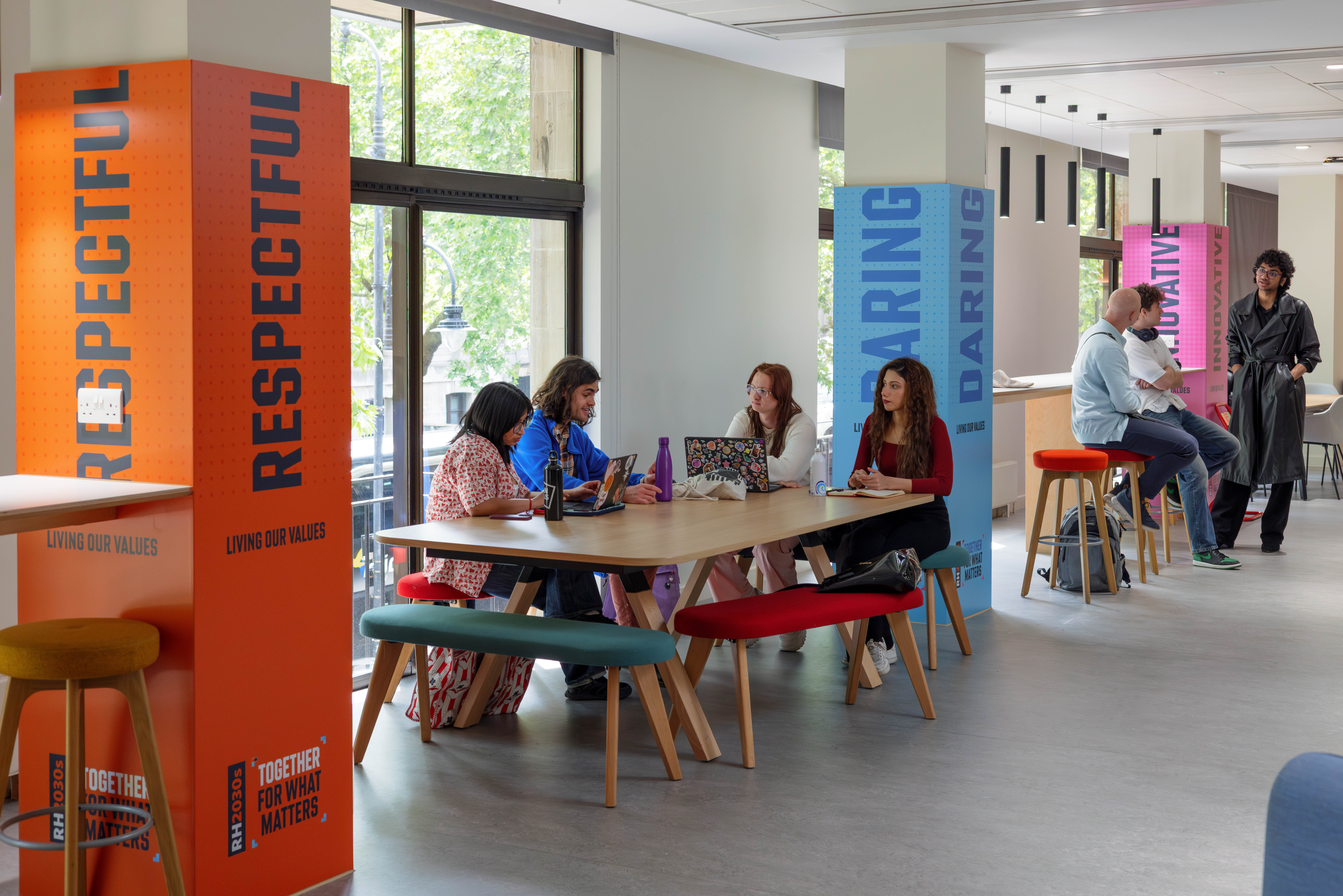 MC000561 Royalholloway210526 310