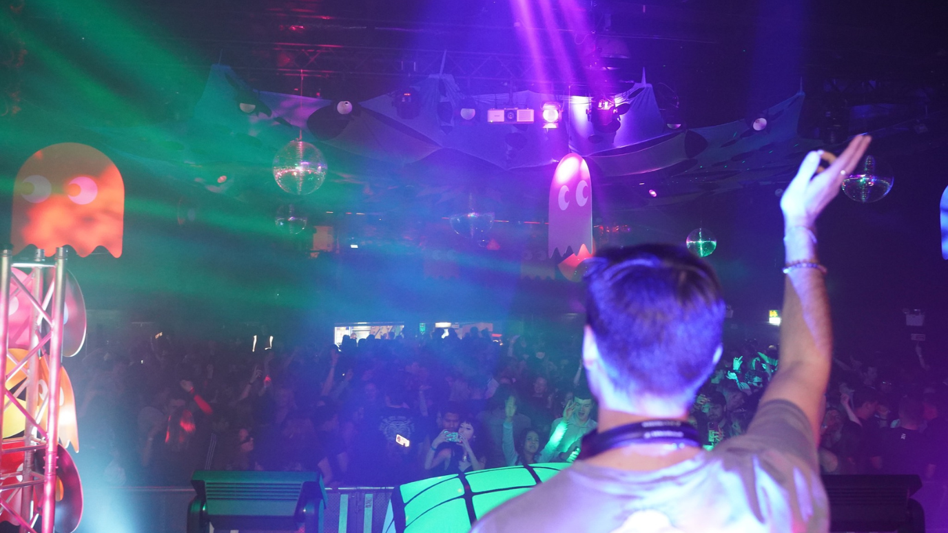 Social Scene 1